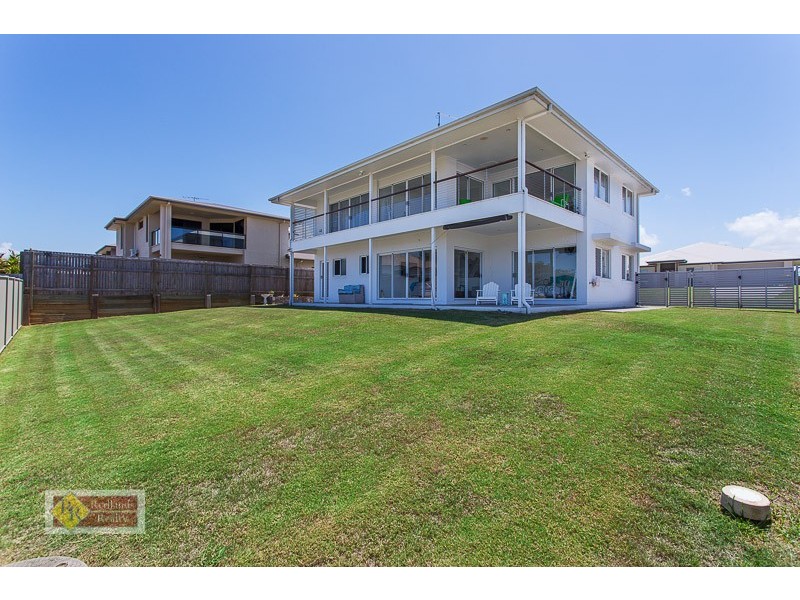 8 Turtle Place, Redland Bay QLD 4165