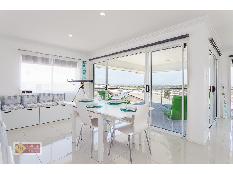 8 Turtle Place, Redland Bay QLD 4165