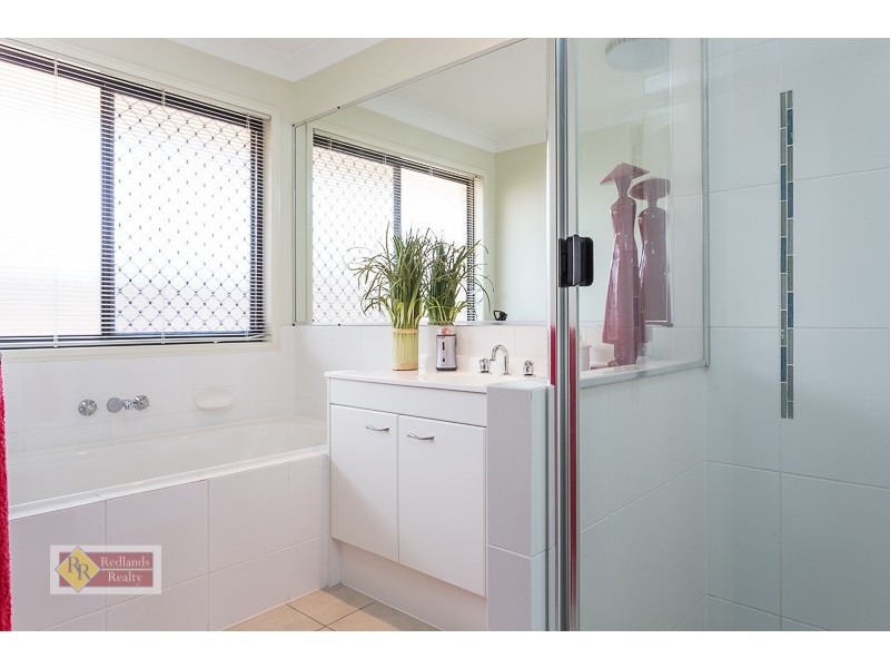 8 Montessa Street, Victoria Point QLD 4165