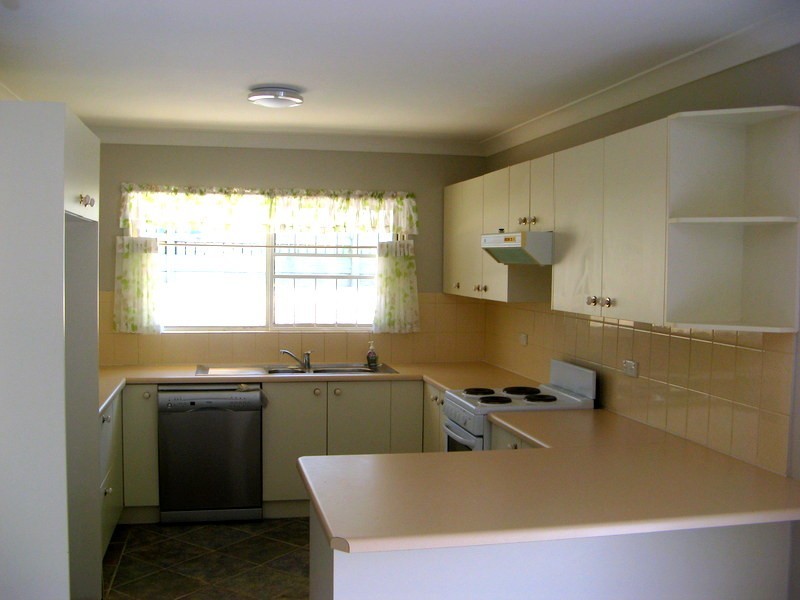 8 Sunnybay Drive, Birkdale QLD 4159