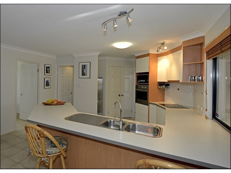 18 TrafalgarVale Avenue, Wellington Point QLD 4160