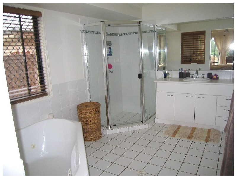 17 Plantation Place, Wellington Point QLD 4160