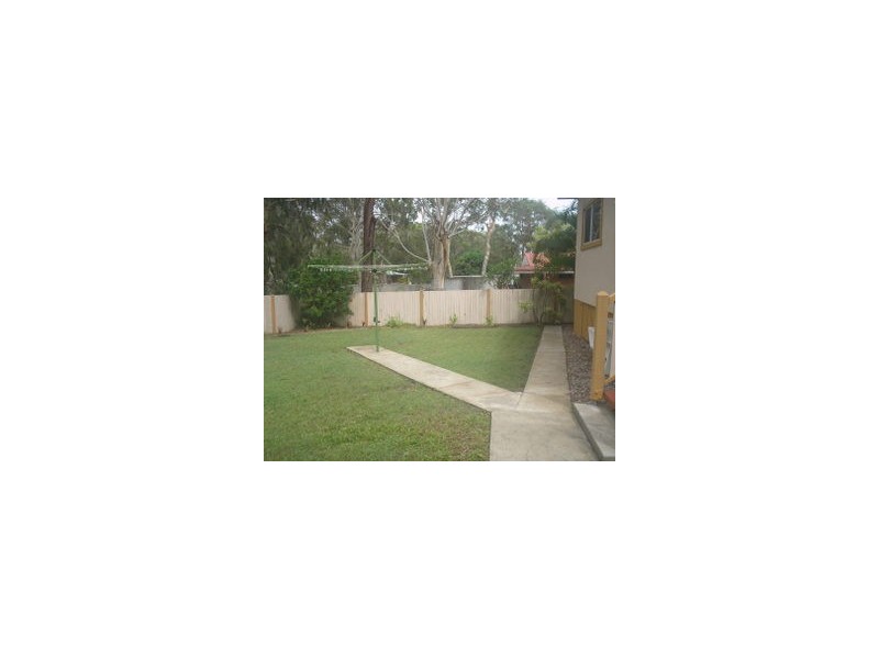 10 Dalpura St, Macleay Island QLD 4184