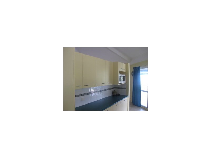 76 Beelong St, Macleay Island QLD 4184