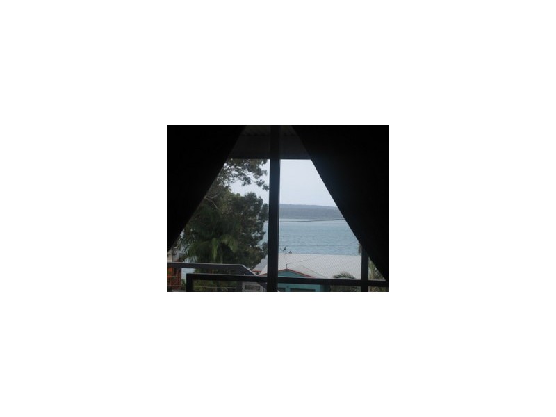 76 Beelong St, Macleay Island QLD 4184