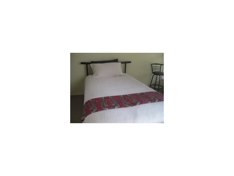 76 Beelong St, Macleay Island QLD 4184