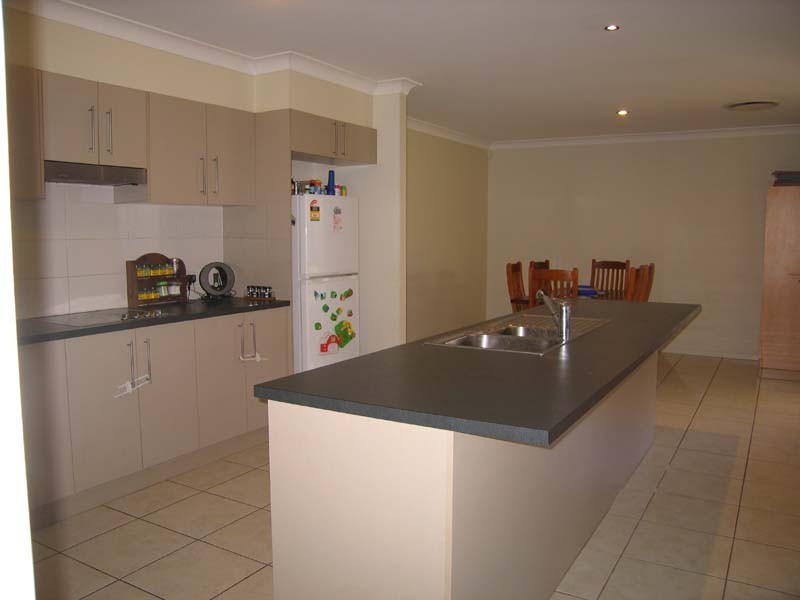 45 Sunningdale Dve, Redland Bay QLD 4165