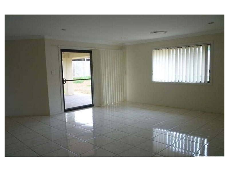 45 Sunningdale Dve, Redland Bay QLD 4165