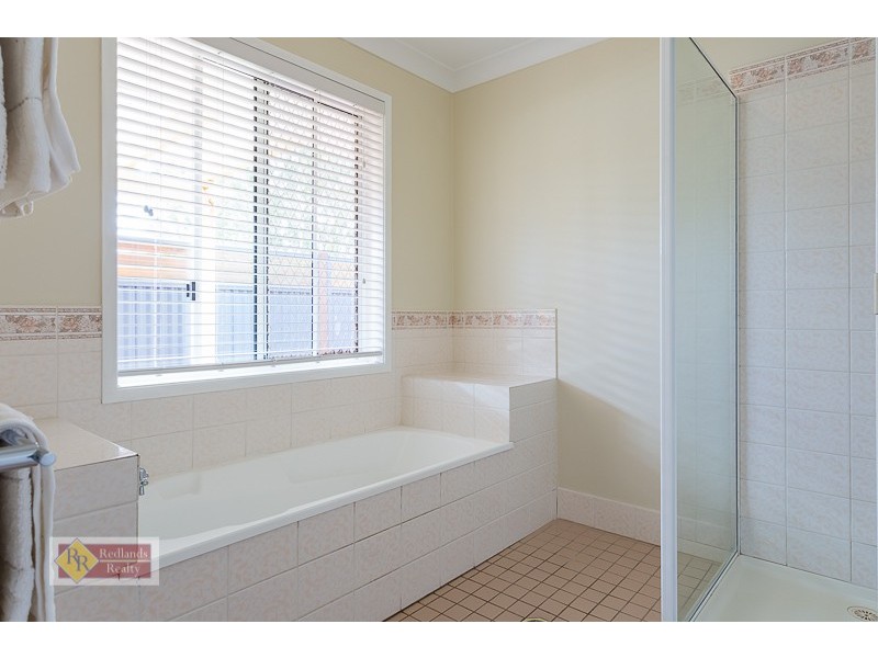 17 Finnegan Court, Birkdale QLD 4159