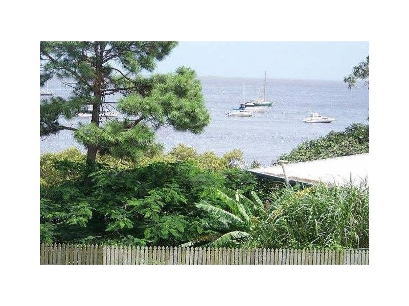 15 Kim Cres, Macleay Island QLD 4184