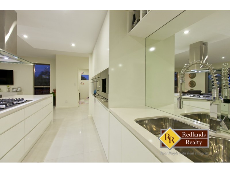 222 School Of Arts Road, Redland Bay QLD 4165