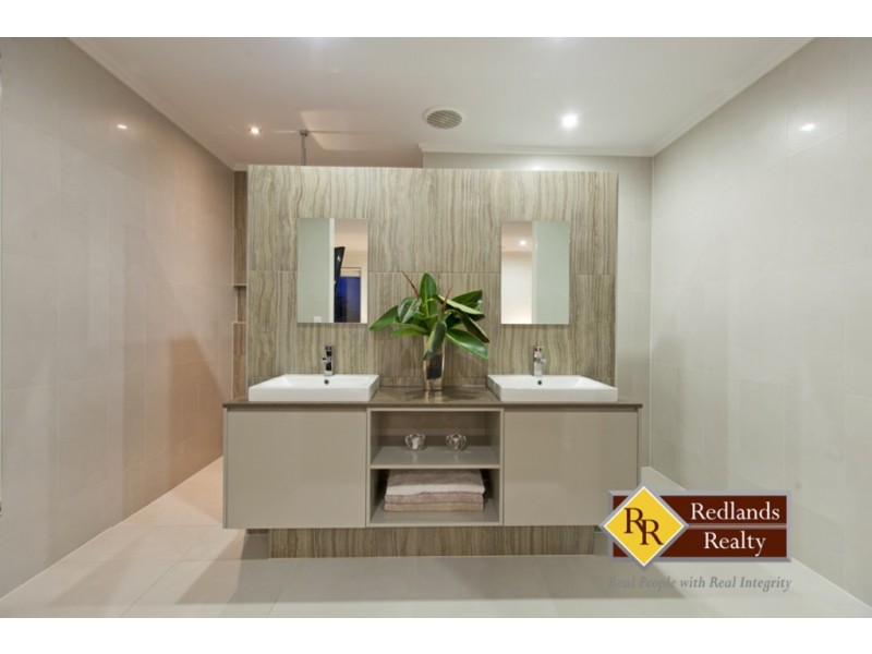 222 School Of Arts Road, Redland Bay QLD 4165