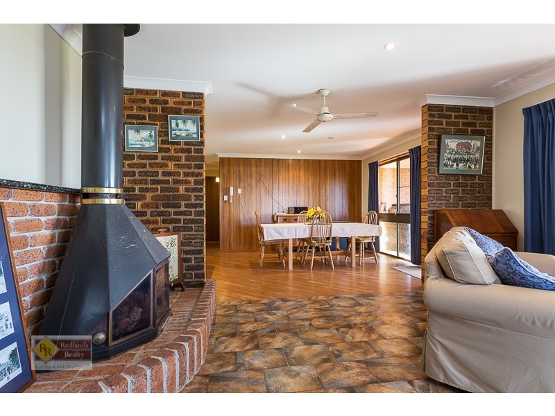 24 Wilson Esplanade, Redland Bay QLD 4165