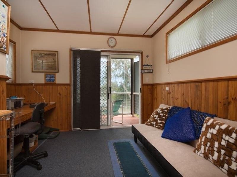 37 Jan Street, Macleay Island QLD 4184