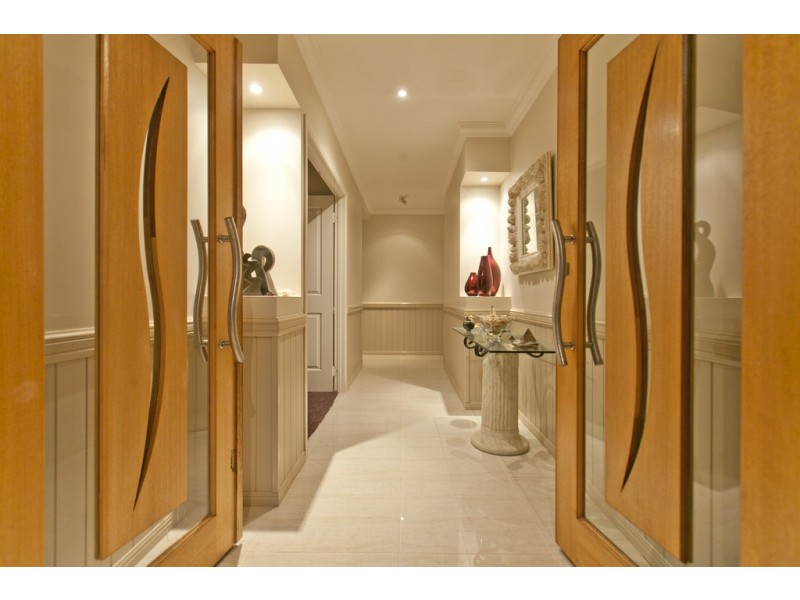 10 Riseborough Terrace, Cleveland QLD 4163