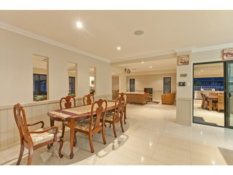 10 Riseborough Terrace, Cleveland QLD 4163