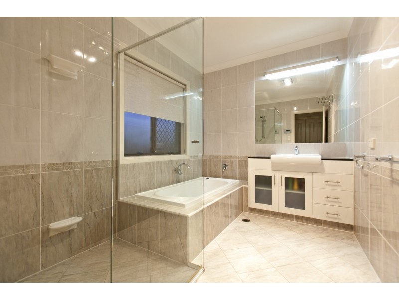 10 Riseborough Terrace, Cleveland QLD 4163