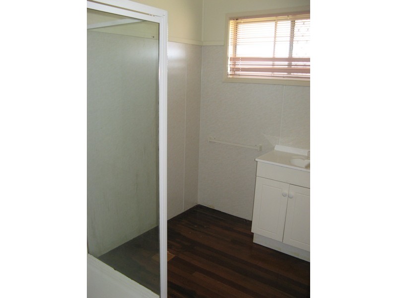 223 Railway Parade, Thorneside QLD 4158