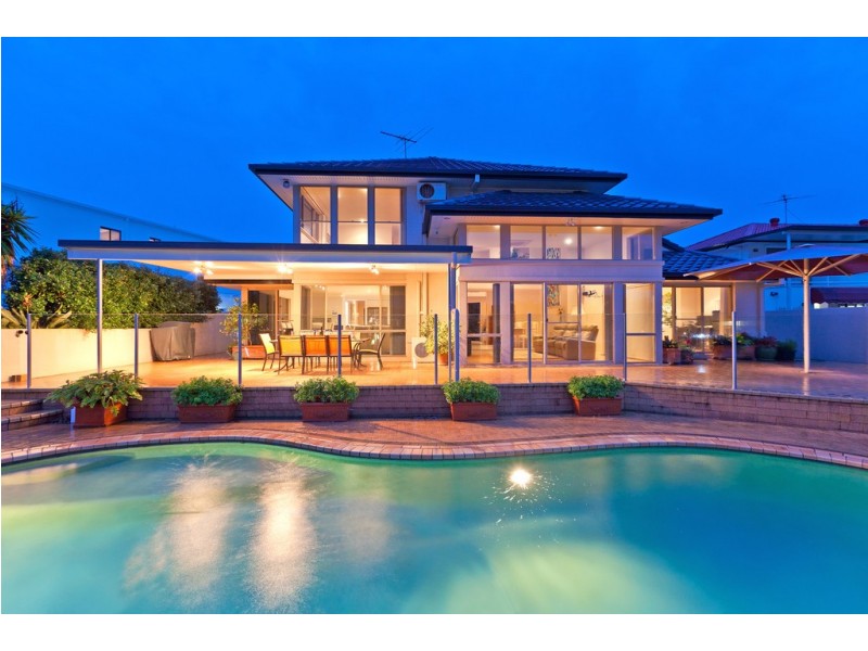 16 Carling Court, Raby Bay QLD 4163