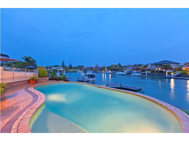 16 Carling Court, Raby Bay QLD 4163