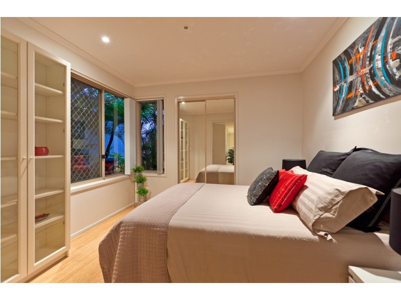 16 Carling Court, Raby Bay QLD 4163