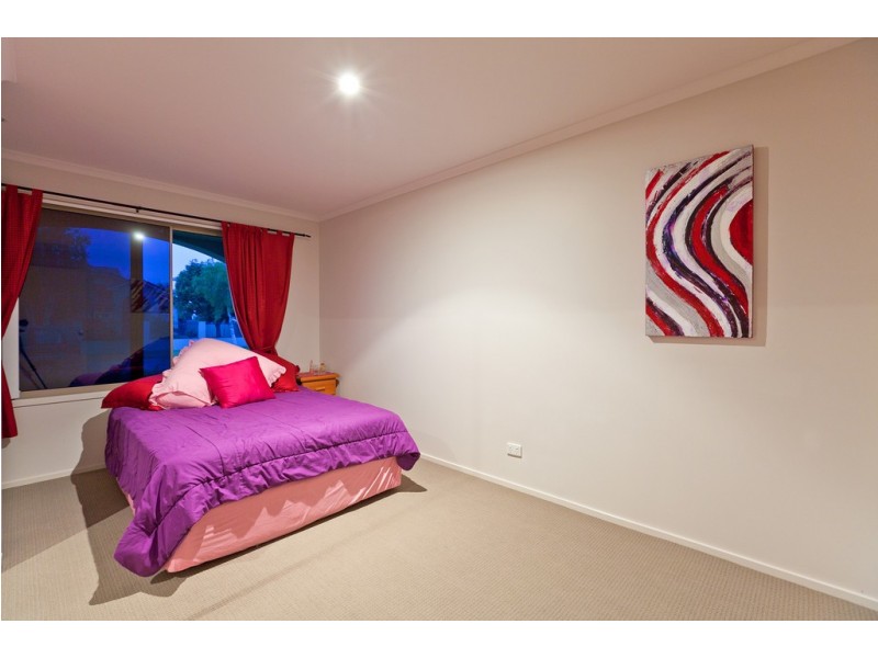 16 Carling Court, Raby Bay QLD 4163