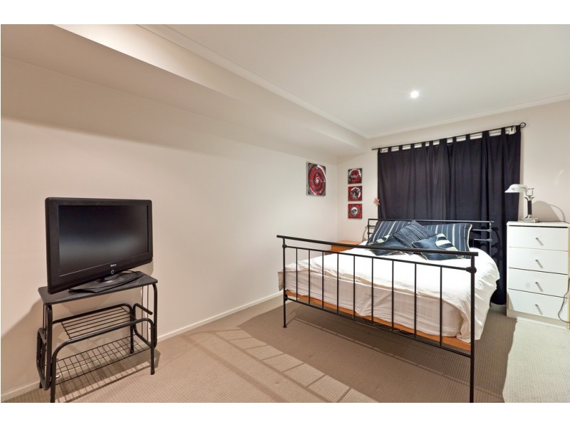 16 Carling Court, Raby Bay QLD 4163