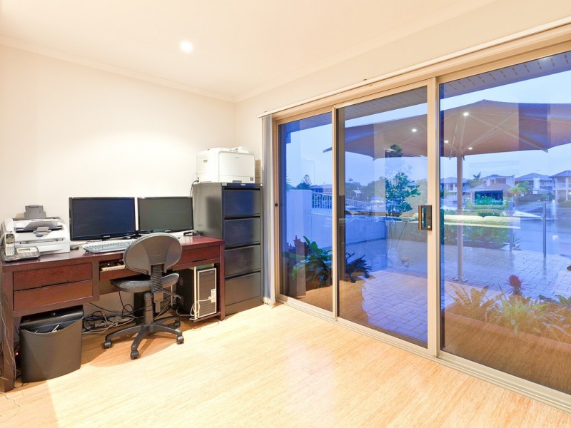 16 Carling Court, Raby Bay QLD 4163