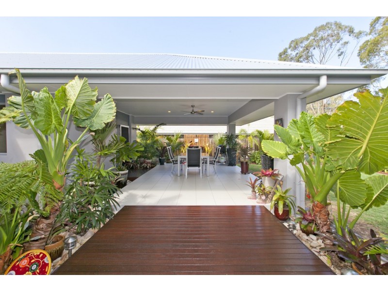 8 Clyde Court, Wakerley QLD 4154