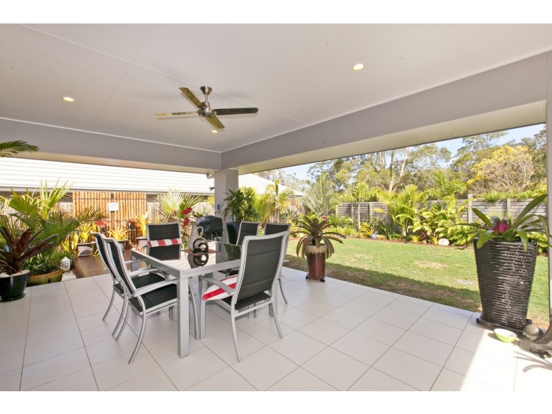 8 Clyde Court, Wakerley QLD 4154