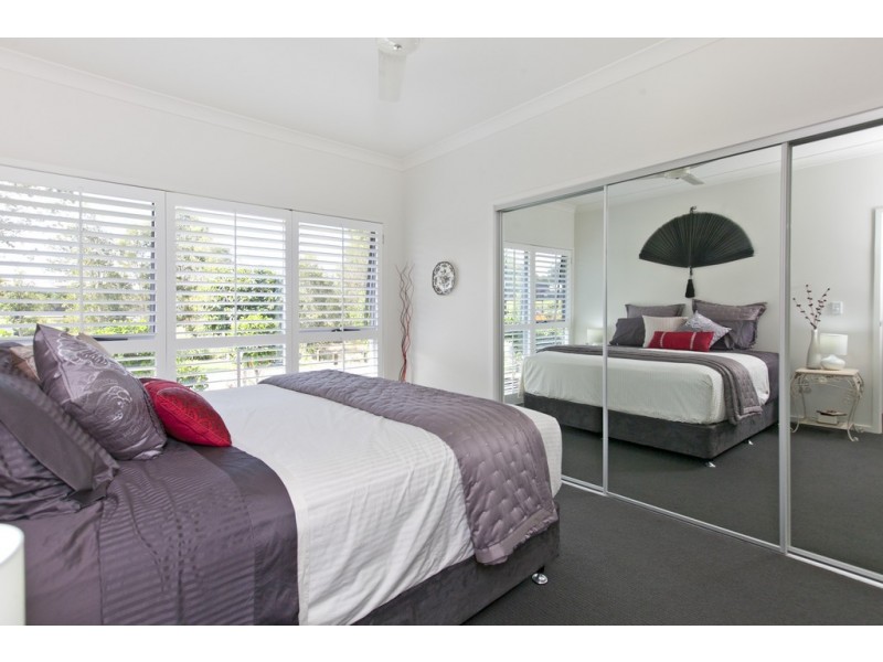 8 Clyde Court, Wakerley QLD 4154