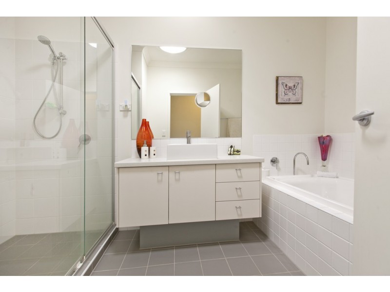 8 Clyde Court, Wakerley QLD 4154