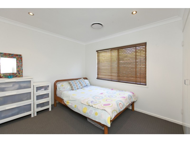 15 Kookaburra Street, Birkdale QLD 4159