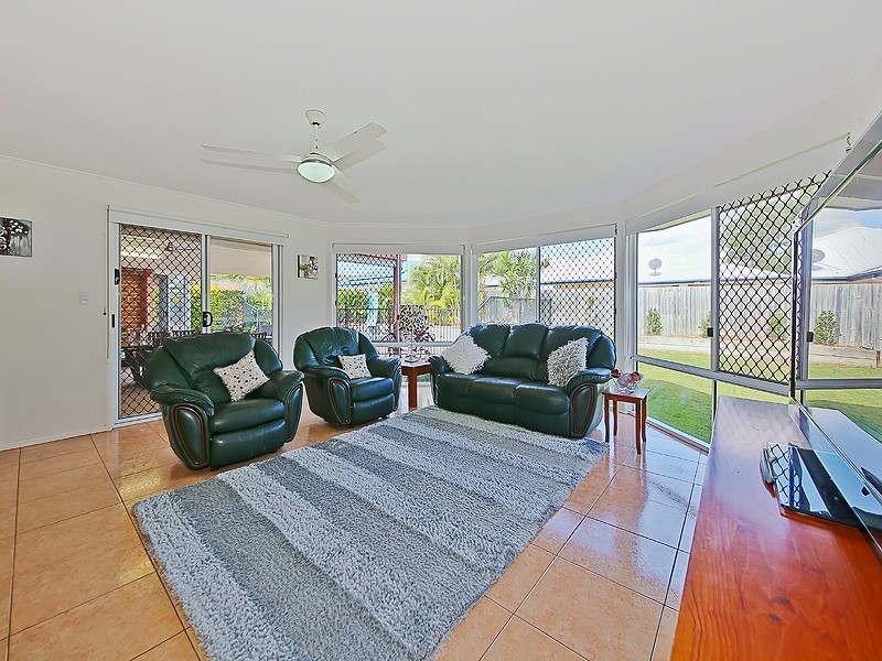 22 Lanaglen Drive, Birkdale QLD 4159