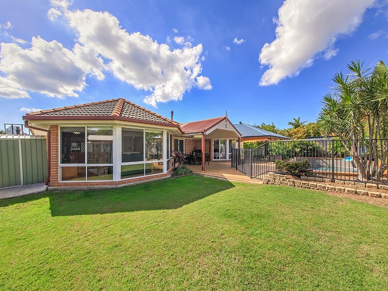 22 Lanaglen Drive, Birkdale QLD 4159