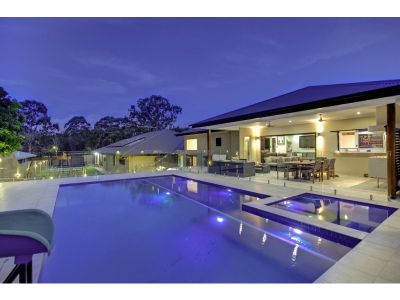 2 Trafalgar Vale Avenue, Wellington Point QLD 4160