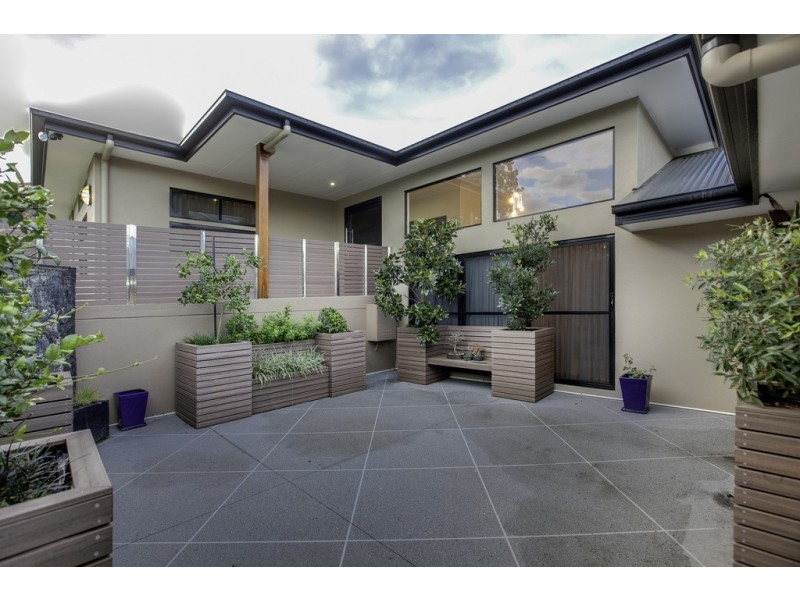 2 Trafalgar Vale Avenue, Wellington Point QLD 4160