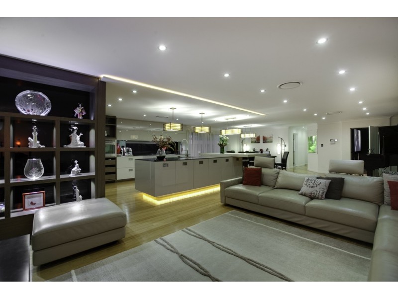 2 Trafalgar Vale Avenue, Wellington Point QLD 4160