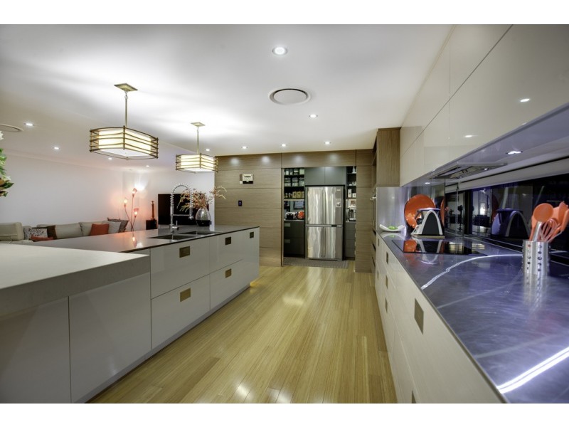 2 Trafalgar Vale Avenue, Wellington Point QLD 4160
