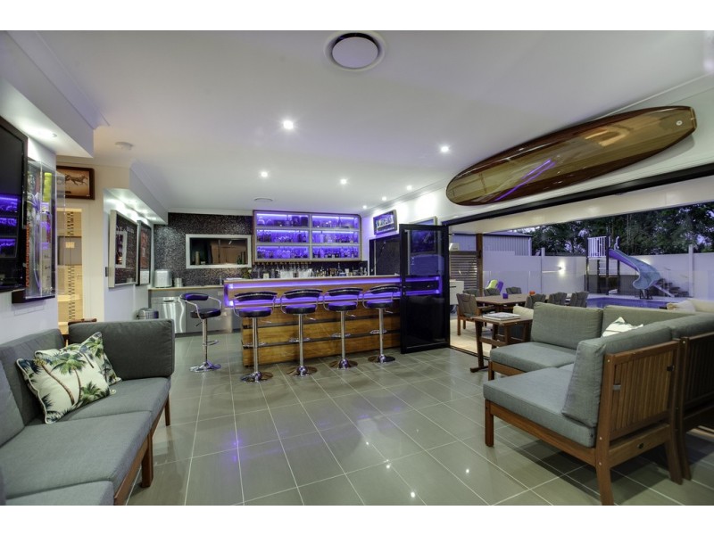2 Trafalgar Vale Avenue, Wellington Point QLD 4160