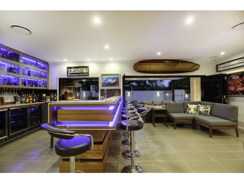 2 Trafalgar Vale Avenue, Wellington Point QLD 4160