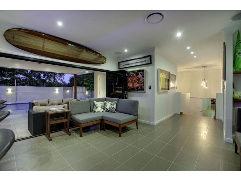 2 Trafalgar Vale Avenue, Wellington Point QLD 4160