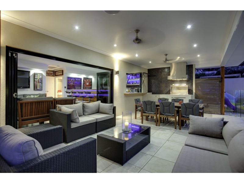 2 Trafalgar Vale Avenue, Wellington Point QLD 4160
