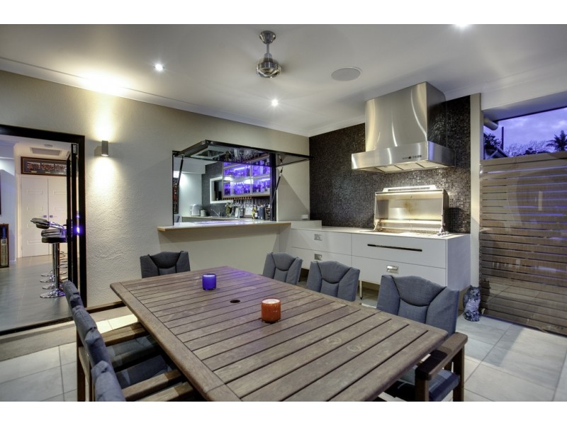 2 Trafalgar Vale Avenue, Wellington Point QLD 4160
