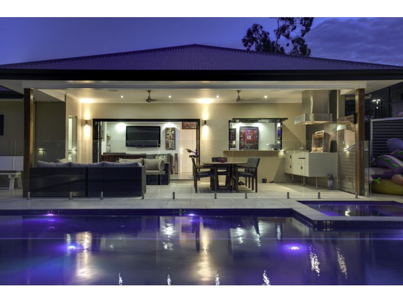 2 Trafalgar Vale Avenue, Wellington Point QLD 4160