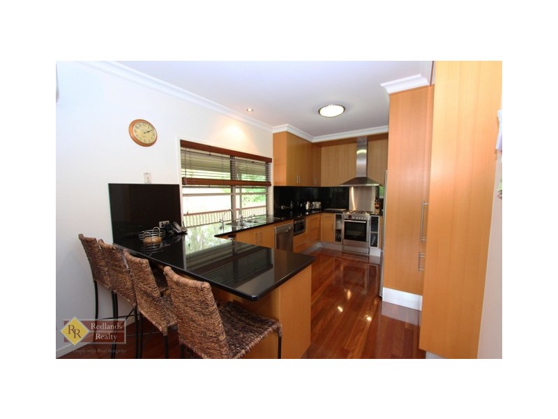 42 Valley Road, Wellington Point QLD 4160