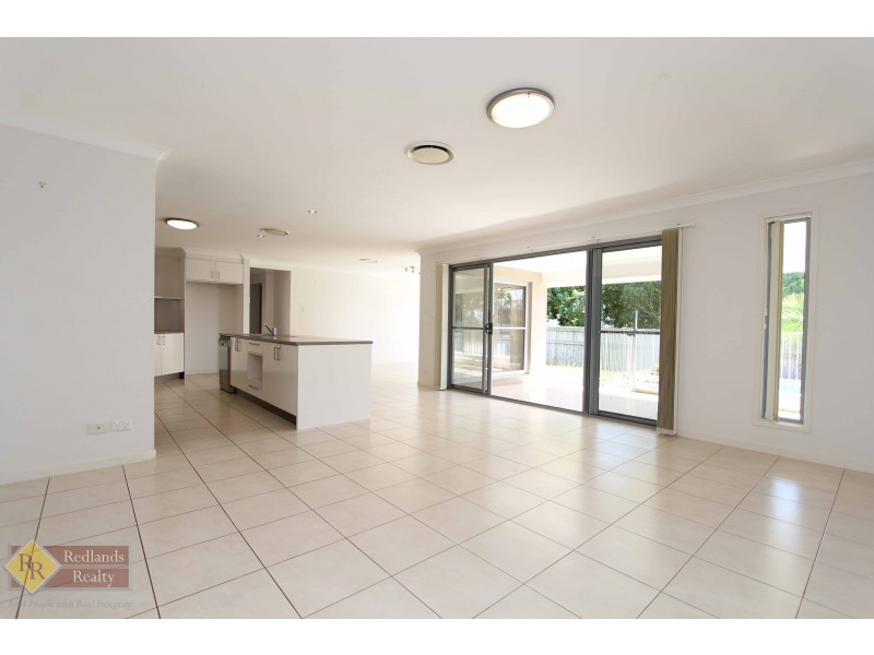 10 Omac Street, Redland Bay QLD 4165