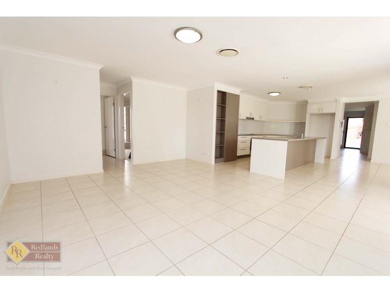 10 Omac Street, Redland Bay QLD 4165