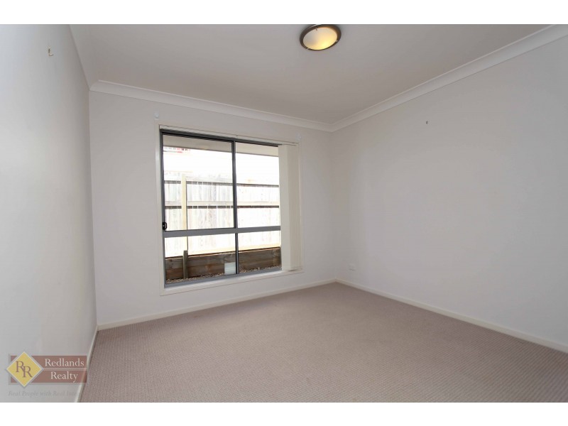 10 Omac Street, Redland Bay QLD 4165