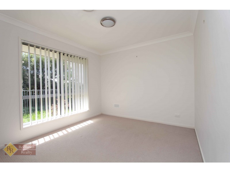 10 Omac Street, Redland Bay QLD 4165